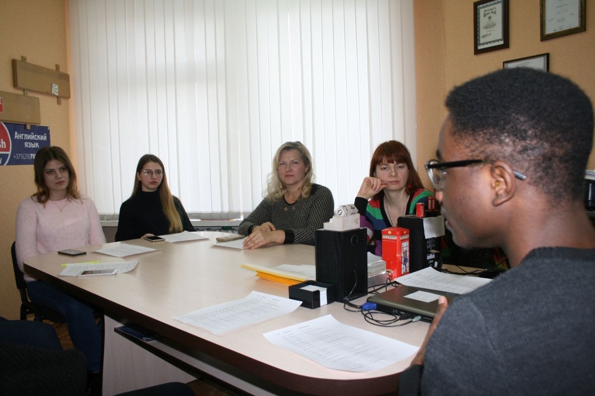 Английский с носителем на курсах в Гомеле.